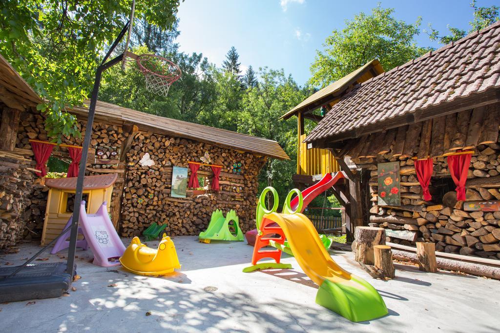 Guest House Gostisce Gacnk V Logu Cerkno Exterior foto
