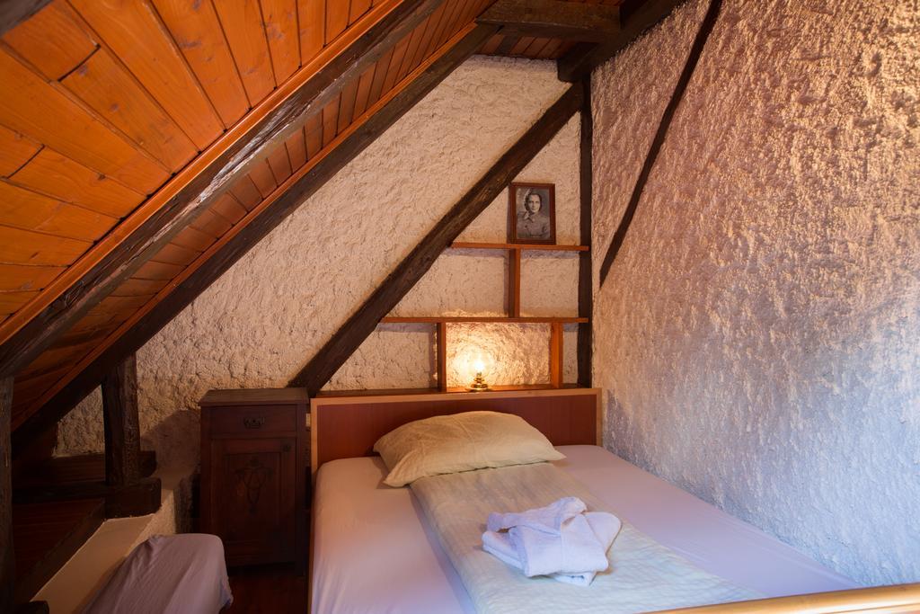 Guest House Gostisce Gacnk V Logu Cerkno Habitación foto