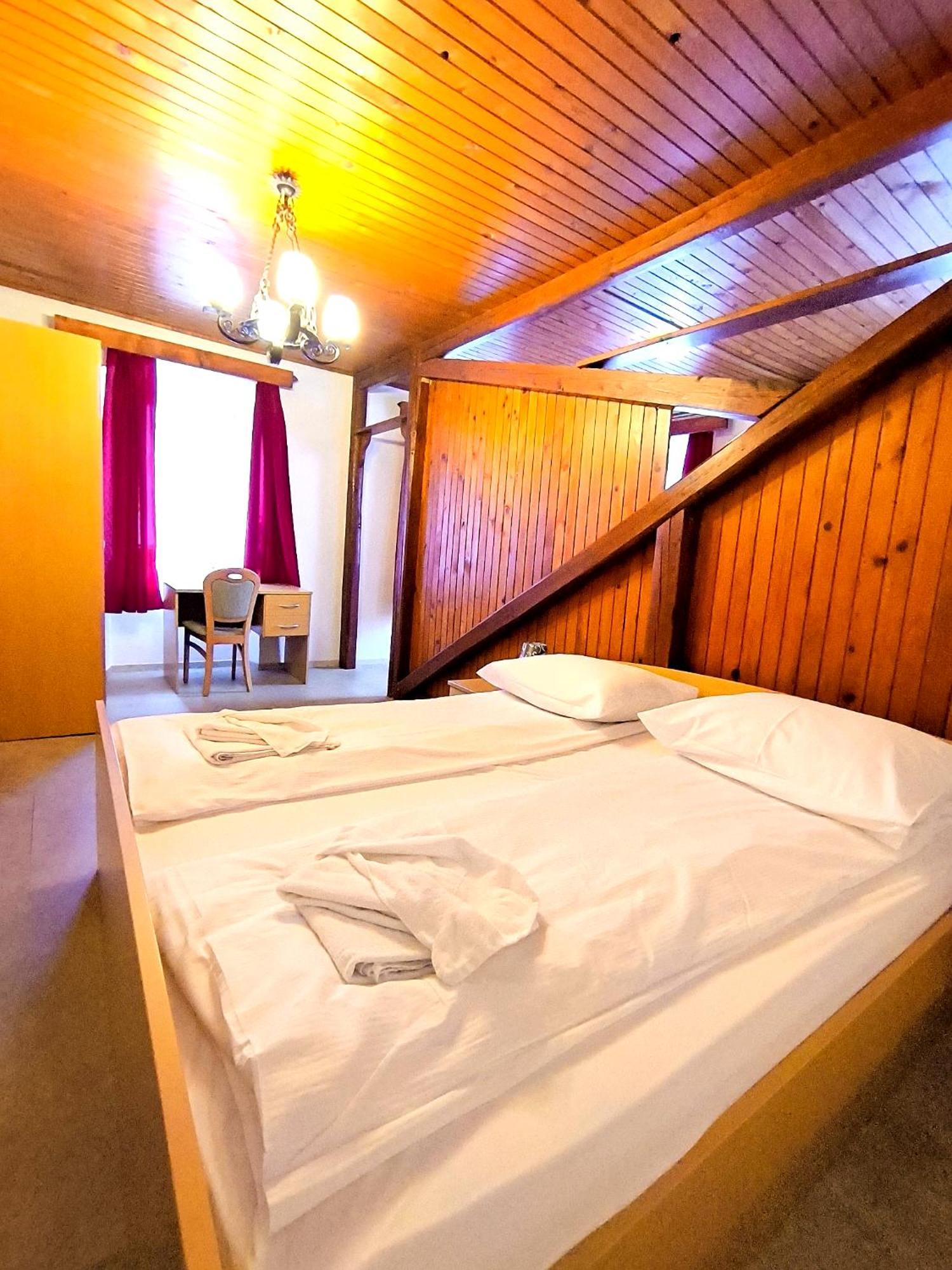 Guest House Gostisce Gacnk V Logu Cerkno Exterior foto